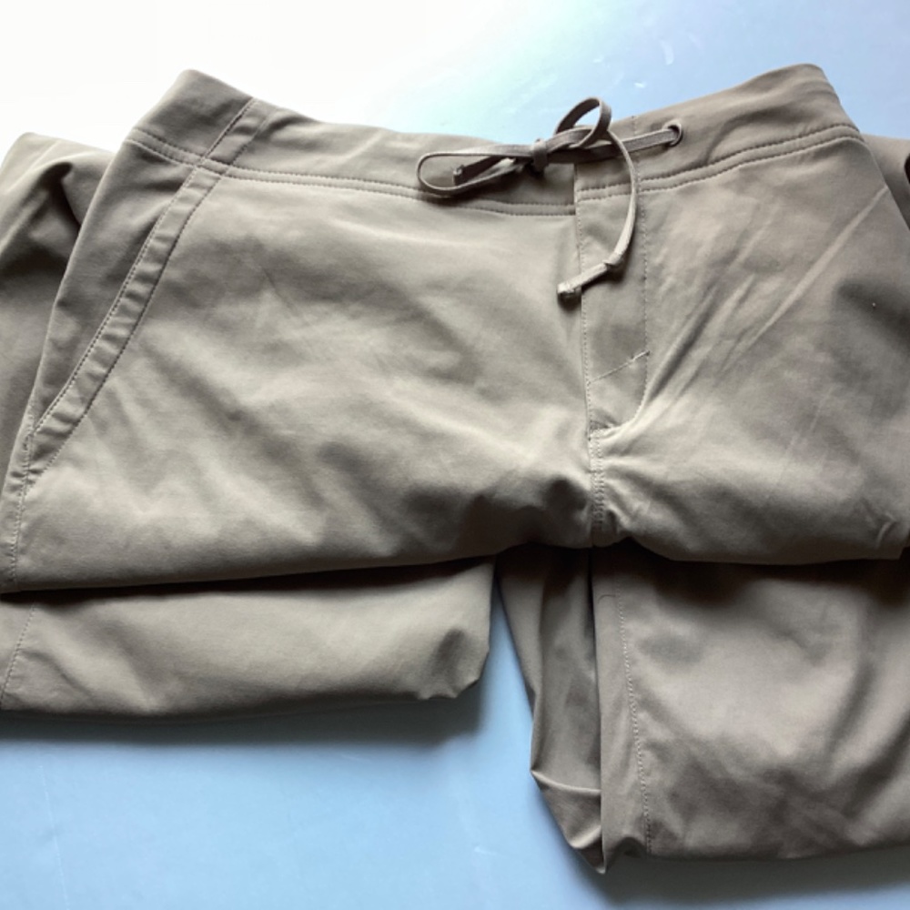 Columbia Pants Womens Sz 16 Khaki Lightweight Omni-Shield Full Leg